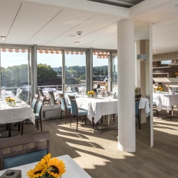 La Tourelle_Hinten richtung Buffet.jpg