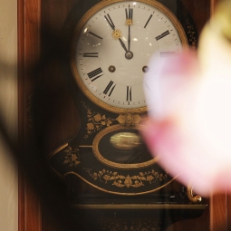 Turmstube_ Wanduhr.jpg