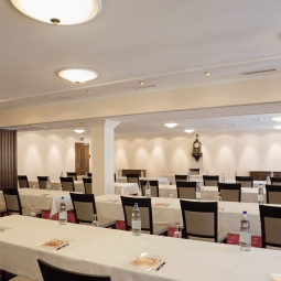 Aare-Jurasaal_Seminar_Hinten Jura- richtung Aaresaal.jpg