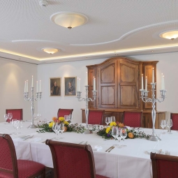 Zytgloggesaal_Tafel.jpg