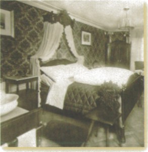 ein hotelzimmer in den 40er jahren